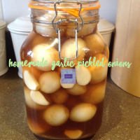 Homemade Garlic Pickled Onions